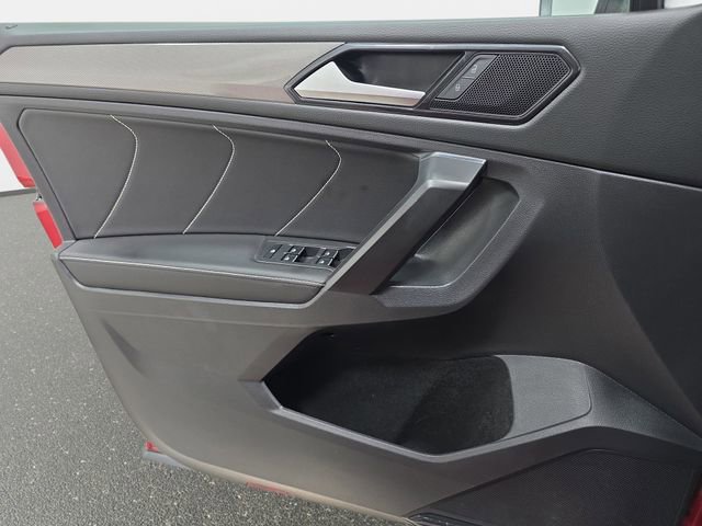 Used 2023 Volkswagen Tiguan SE w/ Panoramic Sunroof Package AWD/4WD image 25