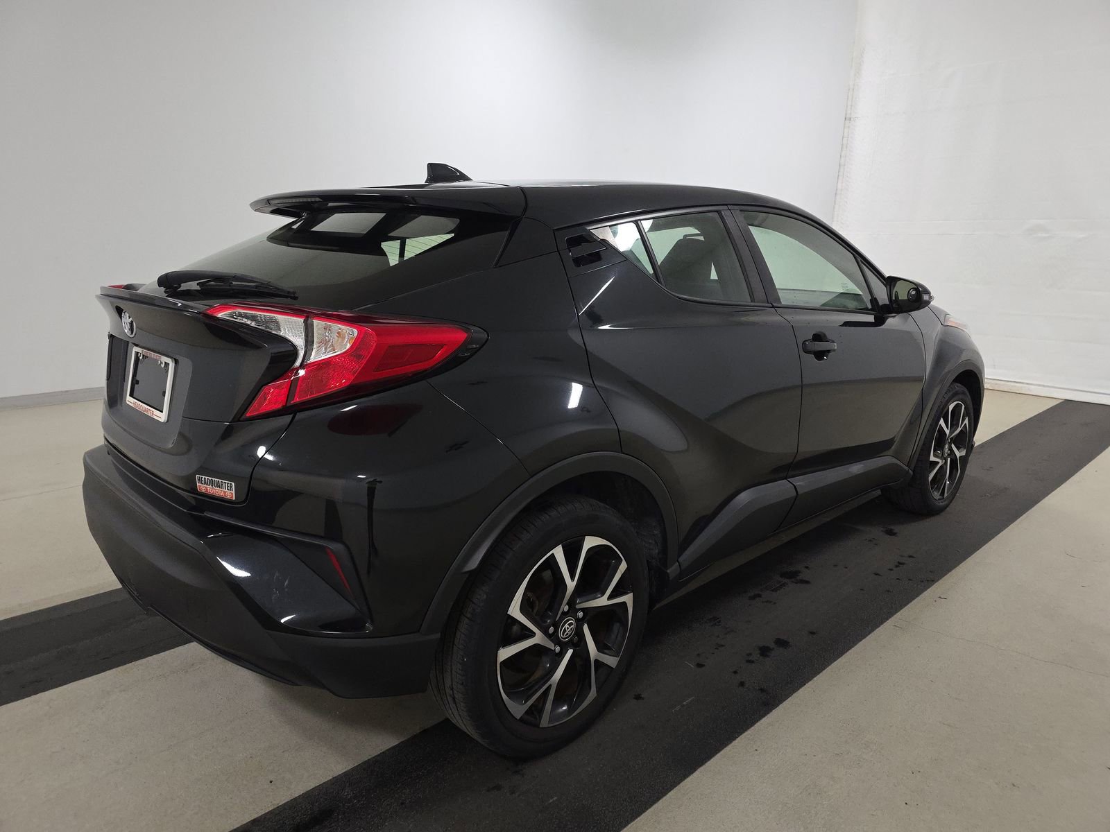 Used 2021 Toyota C-HR XLE image 5