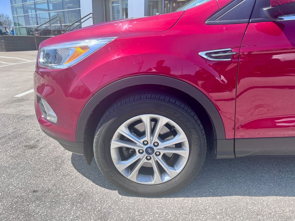Certified 2019 Ford Escape SE AWD/4WD image 28
