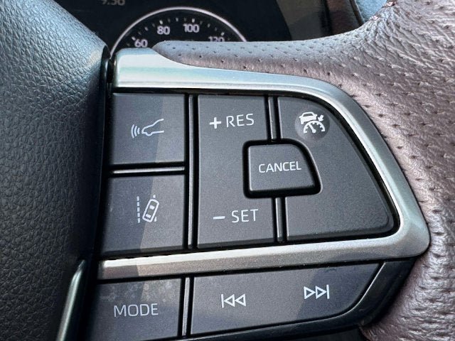 Used 2023 Toyota Sienna Platinum AWD/4WD image 40