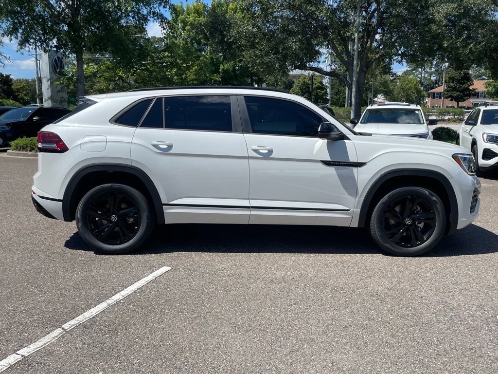 New 2026 Volkswagen Atlas Cross Sport SEL R-Line image 2