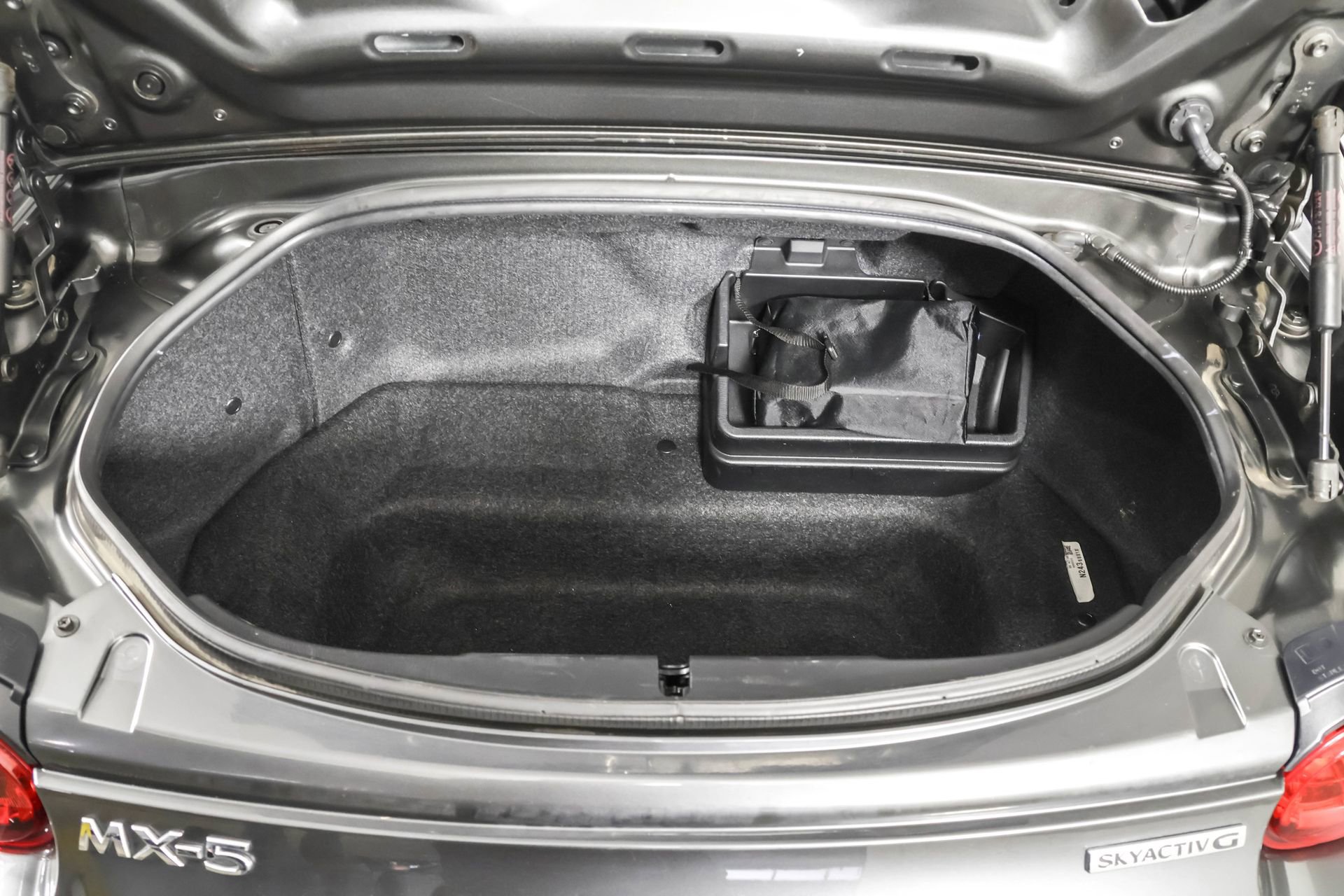 Used 2022 MAZDA MX-5 Miata RF Grand Touring RWD image 34