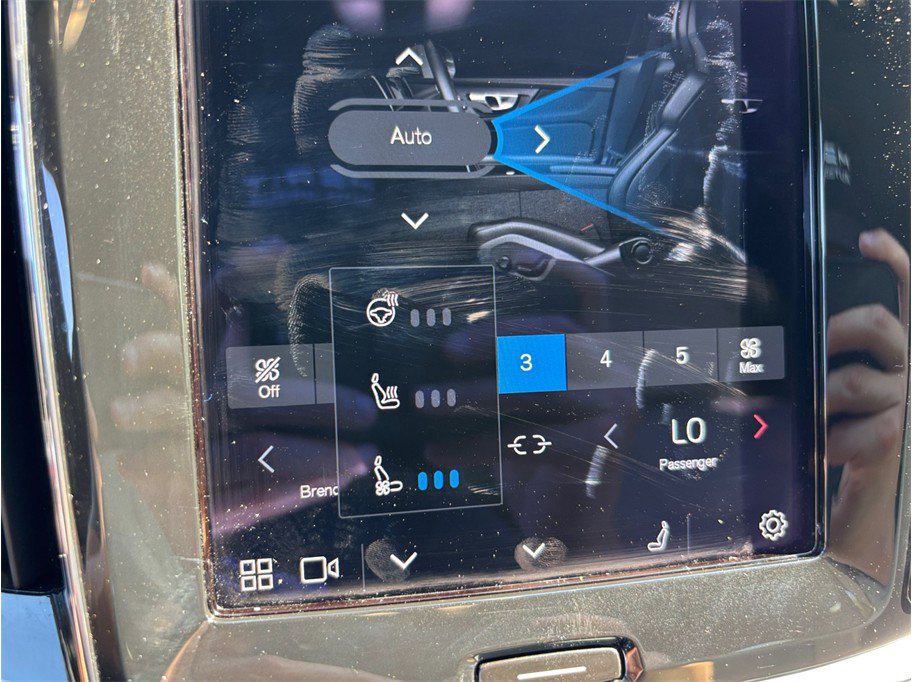 Used 2024 Volvo V60 B5 Cross Country Ultimate w/ Climate Package image 36