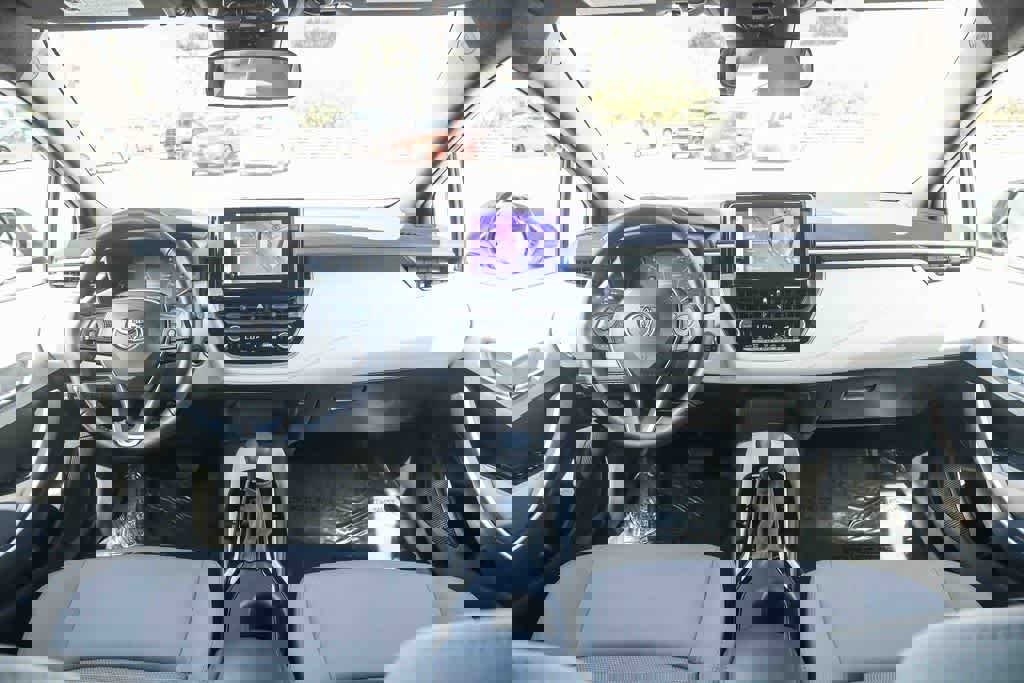 Used 2025 Toyota Corolla SE image 14