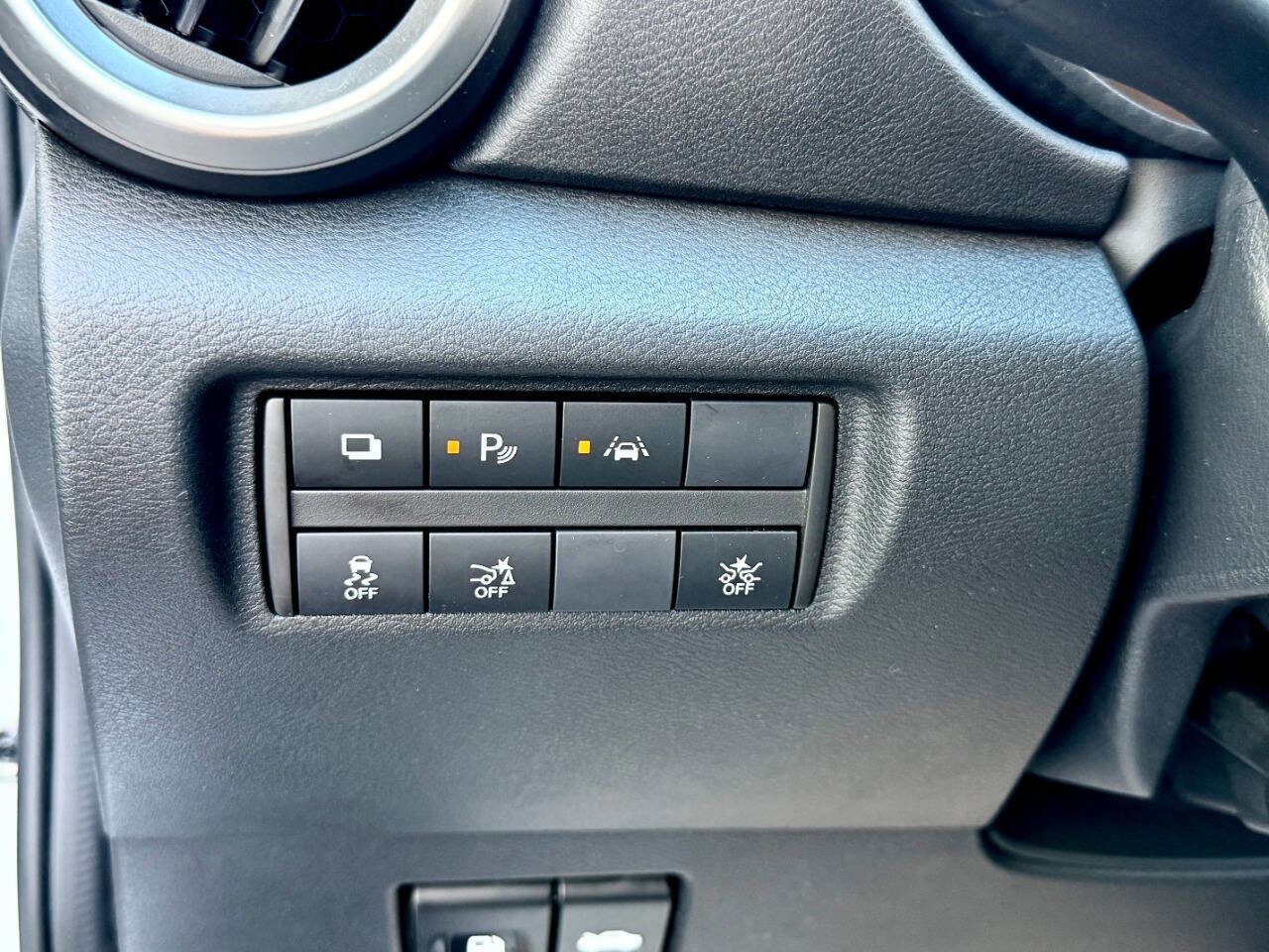 Used 2020 Nissan Versa S image 28