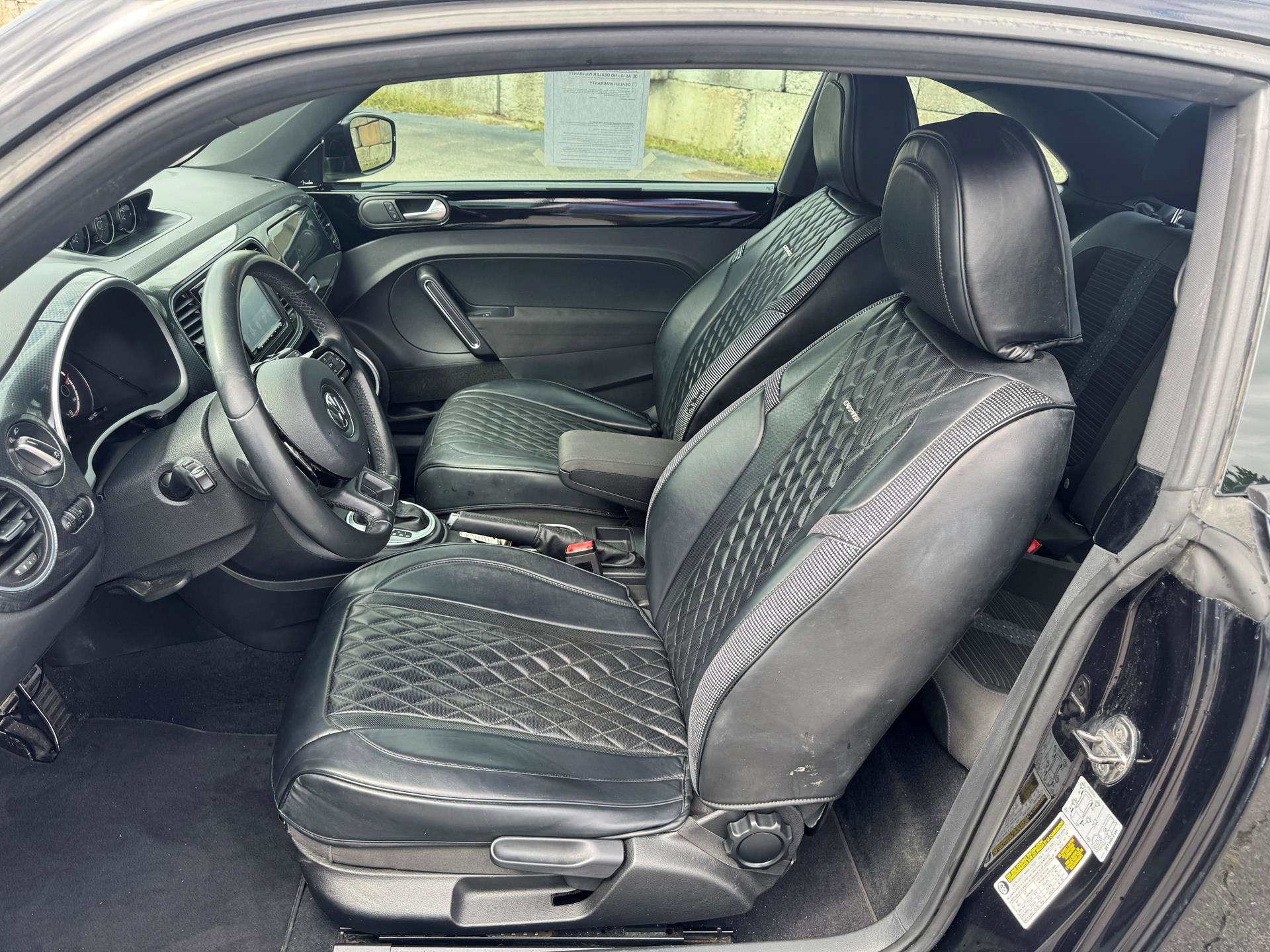 Used 2014 Volkswagen Beetle R-Line image 9