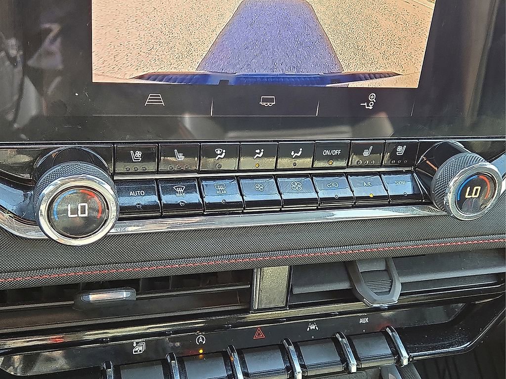 Used 2023 Chevrolet Colorado Z71 w/ Z71 Convenience Package 2 image 26