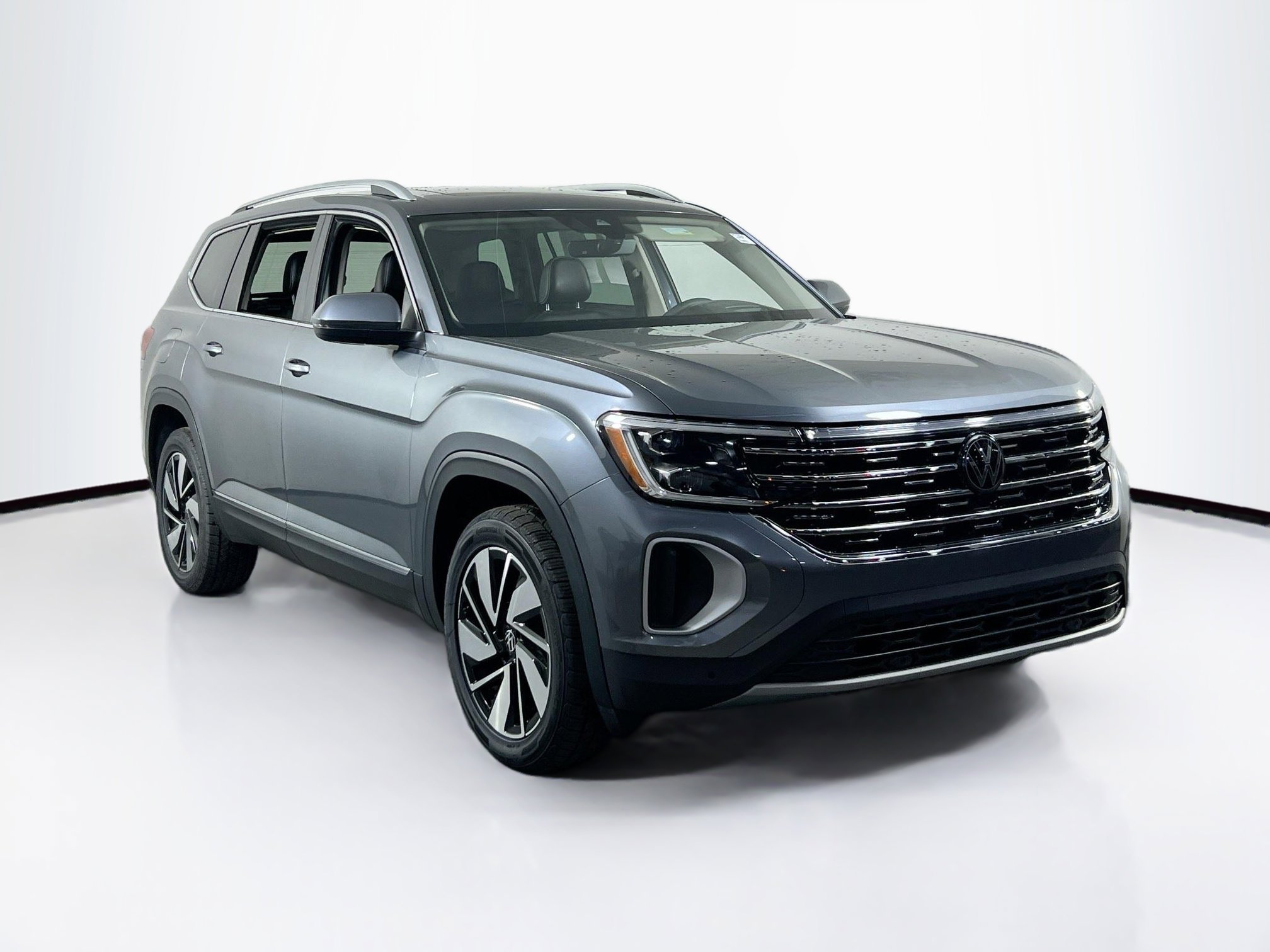 Used 2024 Volkswagen Atlas SEL image 3