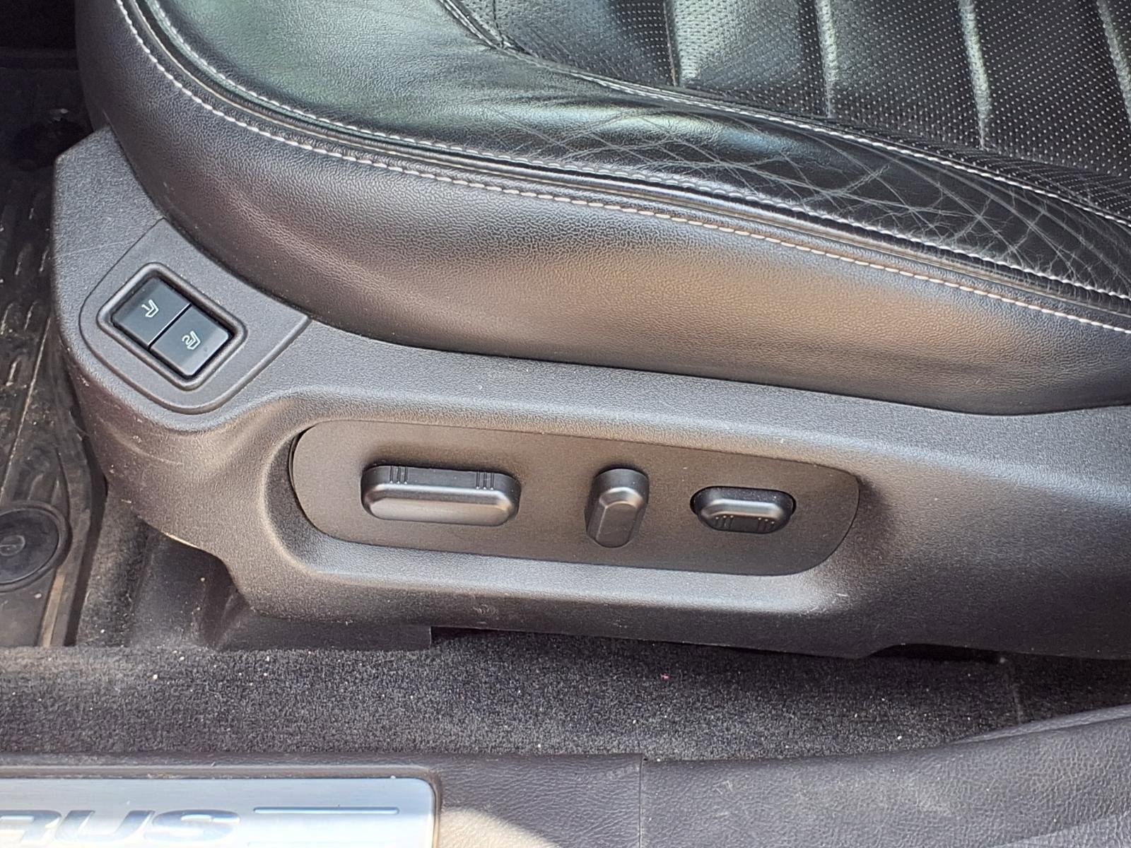 Used 2017 Ford Taurus SHO AWD/4WD image 4