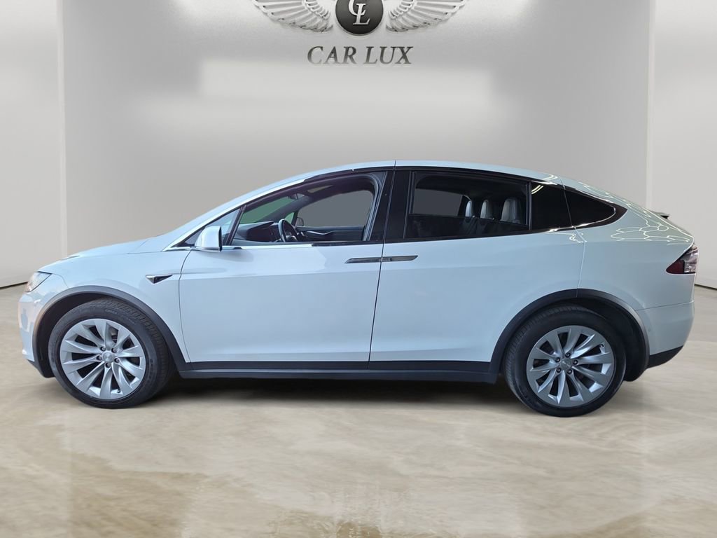 Used 2017 Tesla Model X 90D image 2