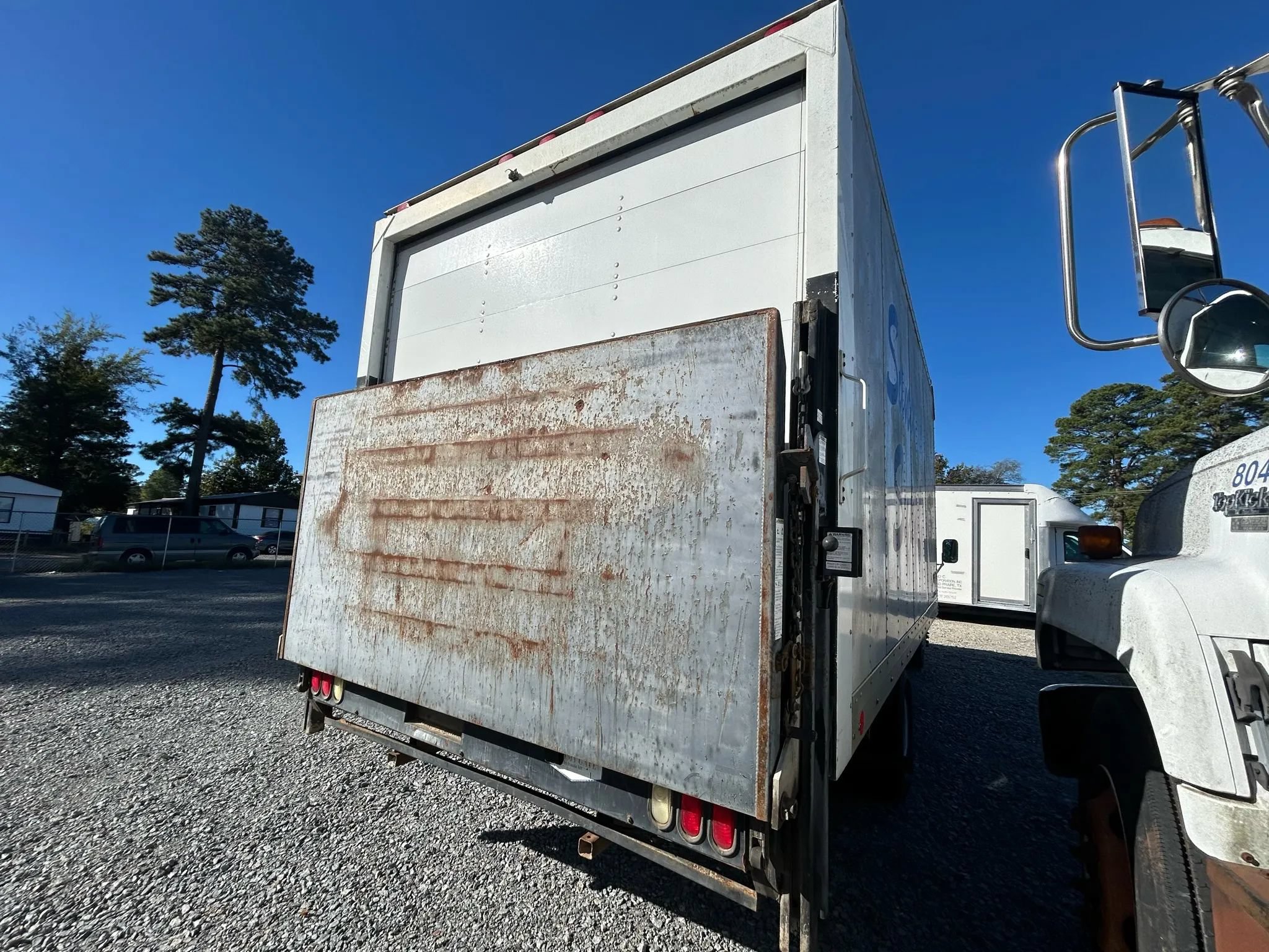 Used 2002 Ford E-350 and Econoline 350 Super Duty RWD image 5
