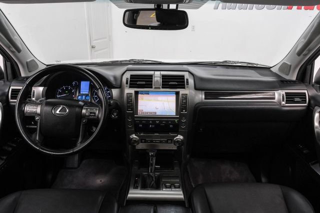 Used 2015 Lexus GX 460 w/ Navigation Package image 16