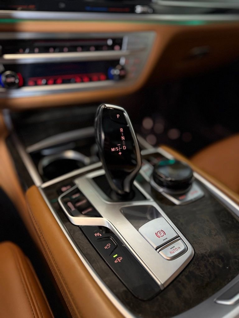 Used 2016 BMW 750i xDrive image 15