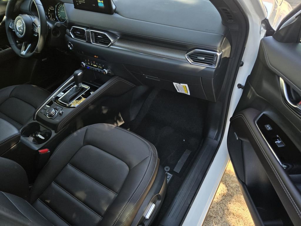New 2025 MAZDA CX-5 Signature image 9