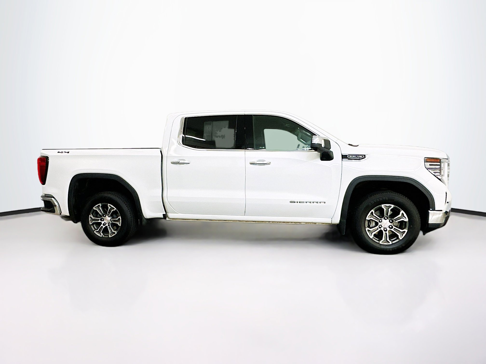 Used 2025 GMC Sierra 1500 SLT image 10