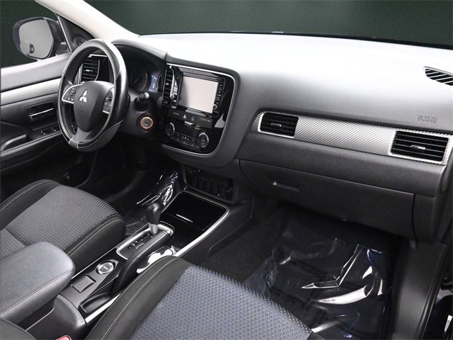Used 2018 Mitsubishi Outlander SE image 19