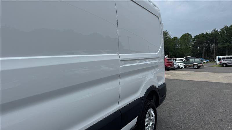 Used 2023 Ford E-Transit Medium Roof RWD image 12