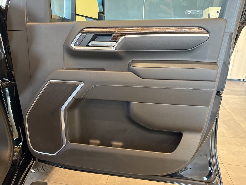 Used 2025 GMC Sierra 3500 SLE w/ SLE Value Package image 21