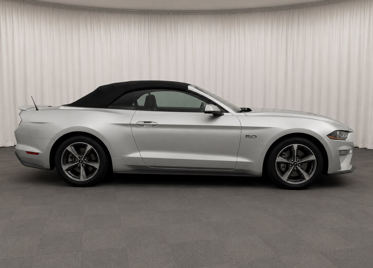 Used 2019 Ford Mustang GT Premium w/ Equipment Group 401A RWD image 2