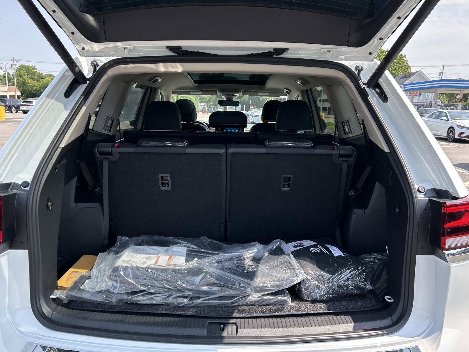 New 2026 Volkswagen Atlas SEL Premium R-Line AWD/4WD image 4