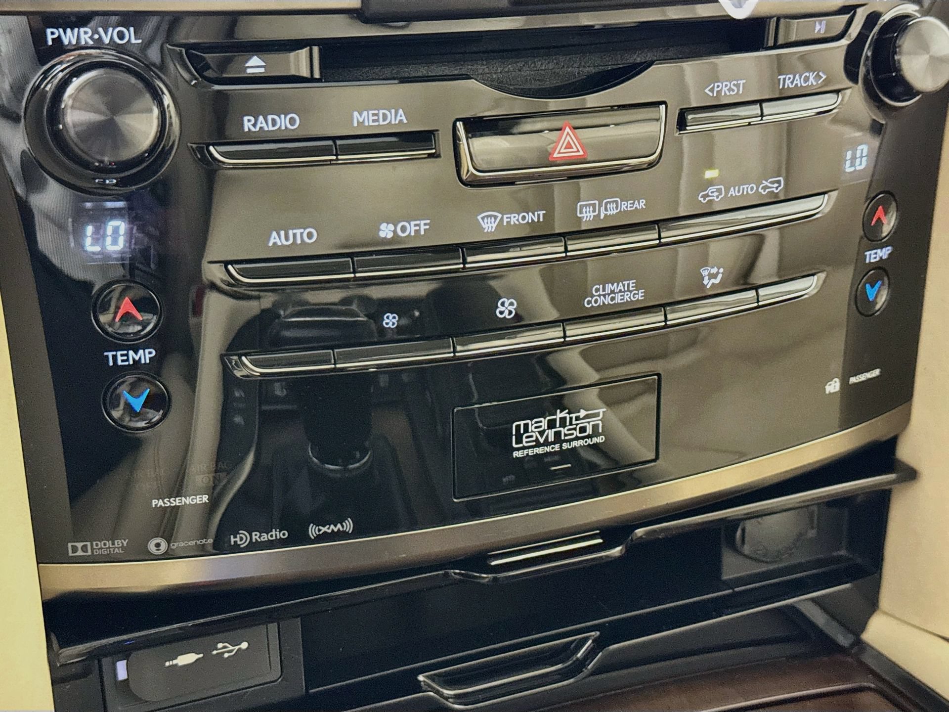Used 2016 Lexus LX 570 4WD w/ Luxury Package image 17