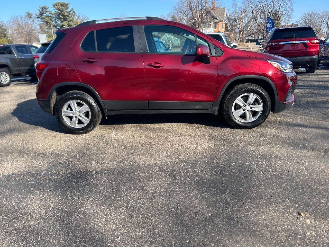 Used 2021 Chevrolet Trax LT w/ LT Convenience Package image 18