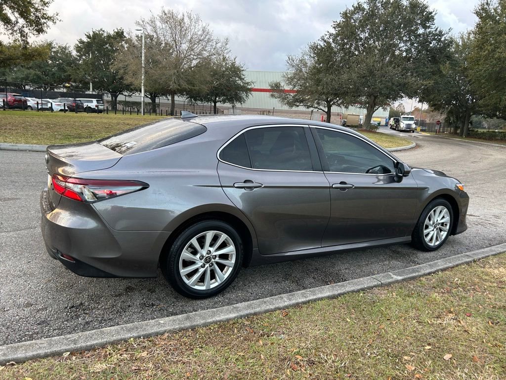 Used 2023 Toyota Camry LE image 5