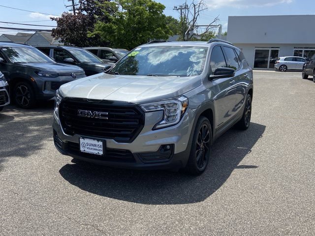 Used 2023 GMC Terrain SLT w/ Tech Package AWD/4WD image 8