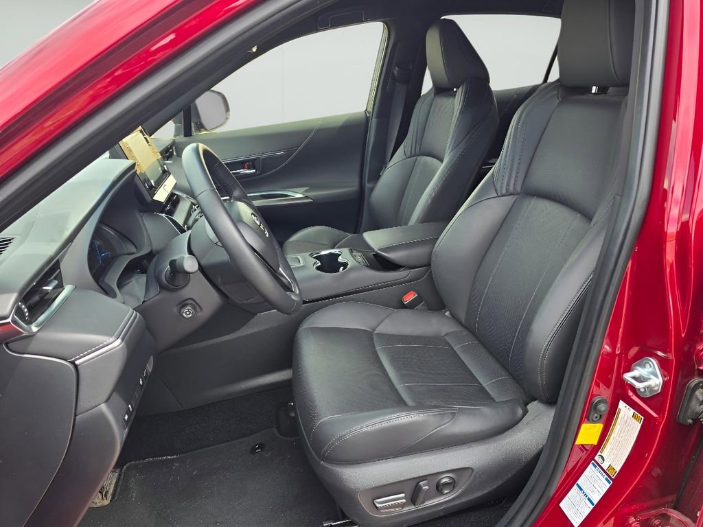 Used 2021 Toyota Venza XLE w/ Softex Package image 26