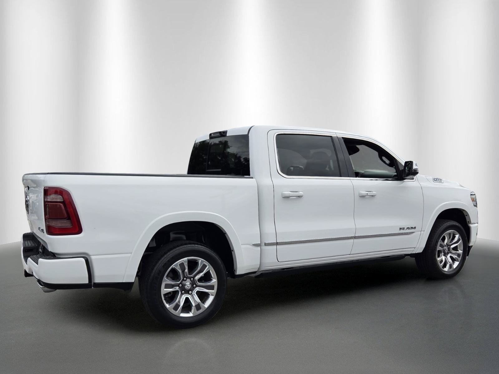Used 2023 RAM 1500 Limited AWD/4WD image 7