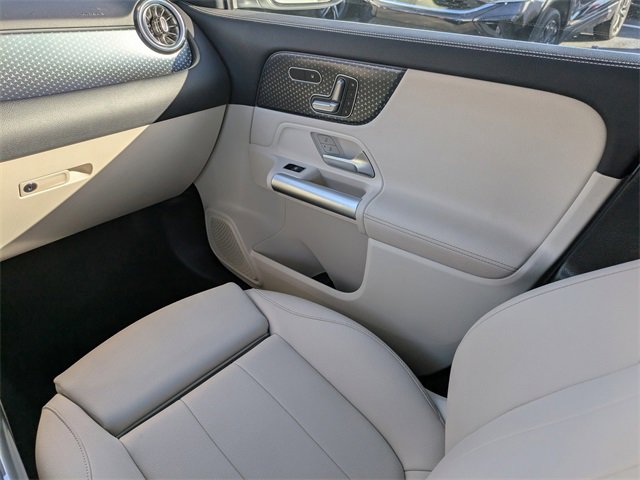 Used 2025 Mercedes-Benz GLA 250 4MATIC image 14