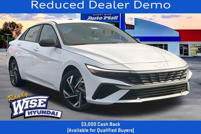 New 2025 Hyundai Elantra SEL 360° Tour