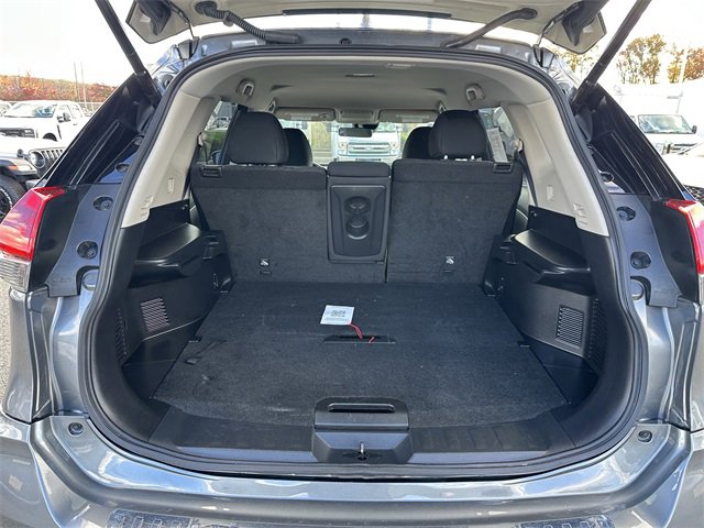 Used 2020 Nissan Rogue SV image 42