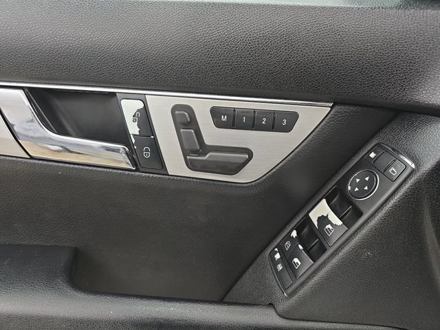 Used 2009 Mercedes-Benz C 300 Sedan image 26