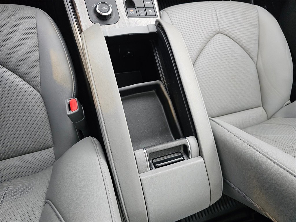 Used 2023 Toyota Highlander Platinum image 30