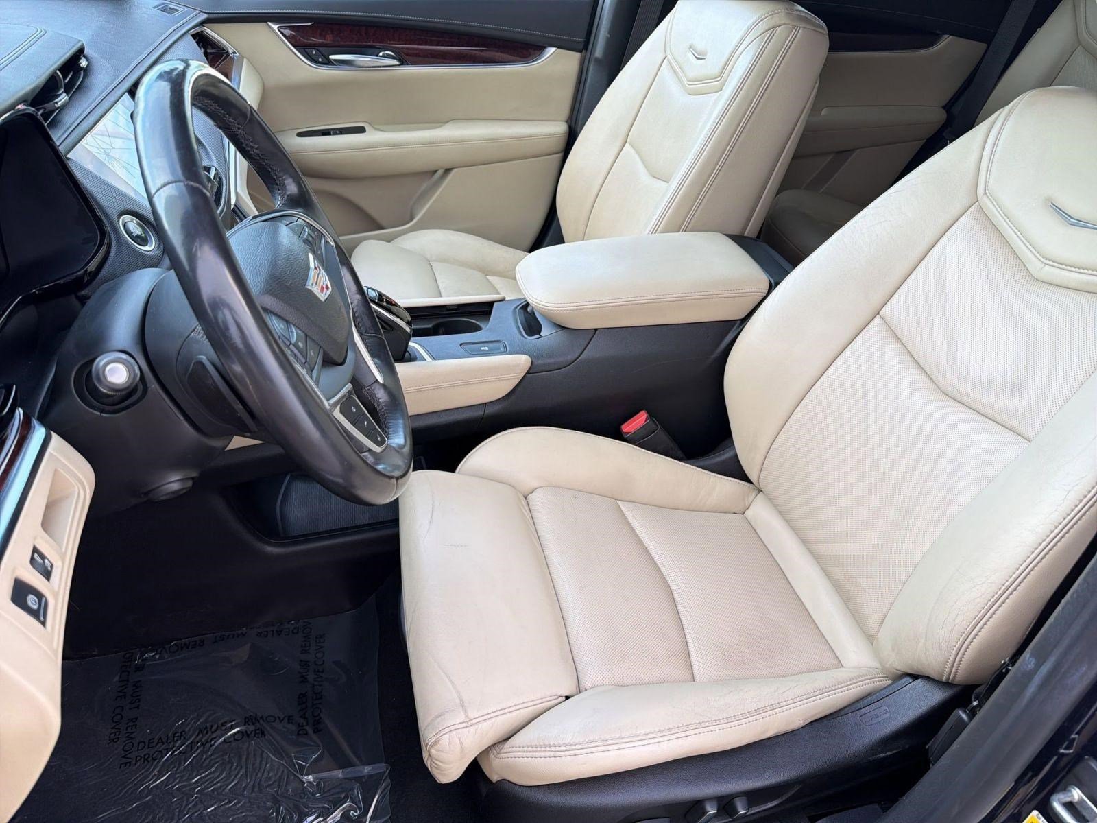 Used 2017 Cadillac XT5 Luxury w/ Driver Awareness Package FWD image 5