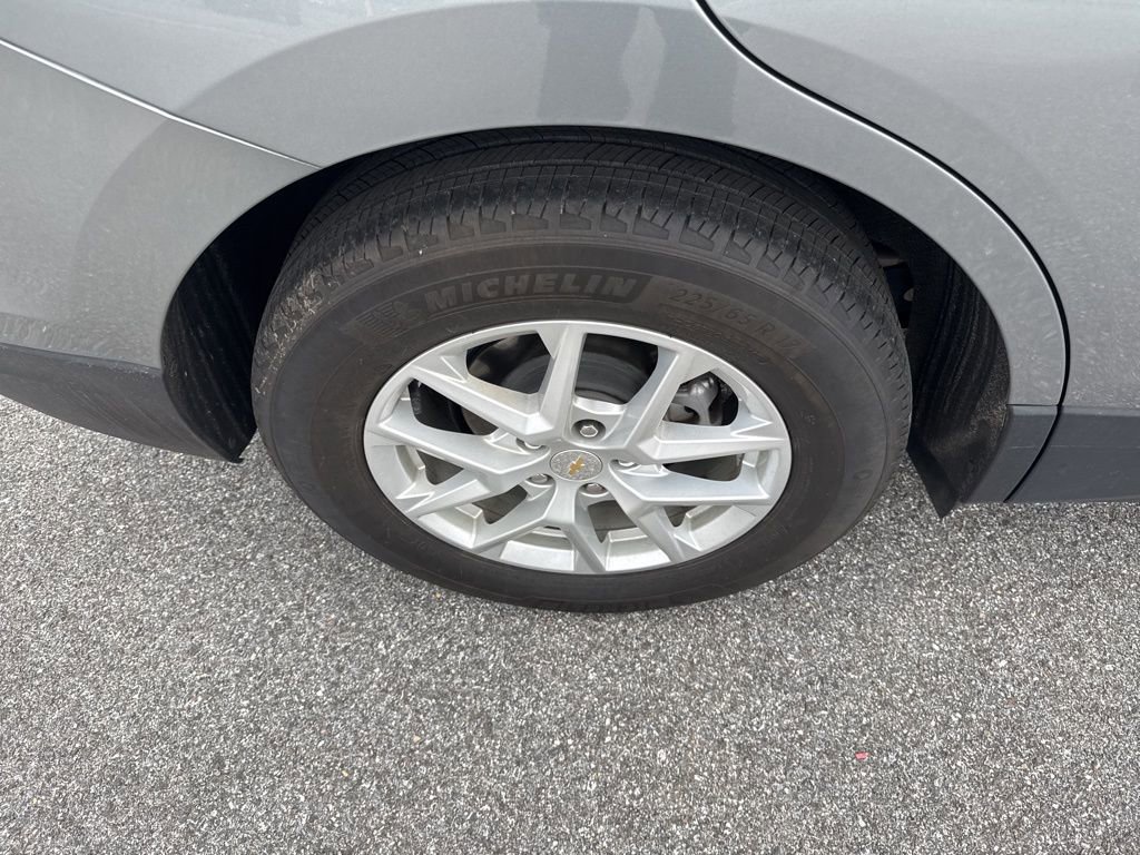 Used 2023 Chevrolet Equinox LS w/ LPO, Floor Liner Package image 10