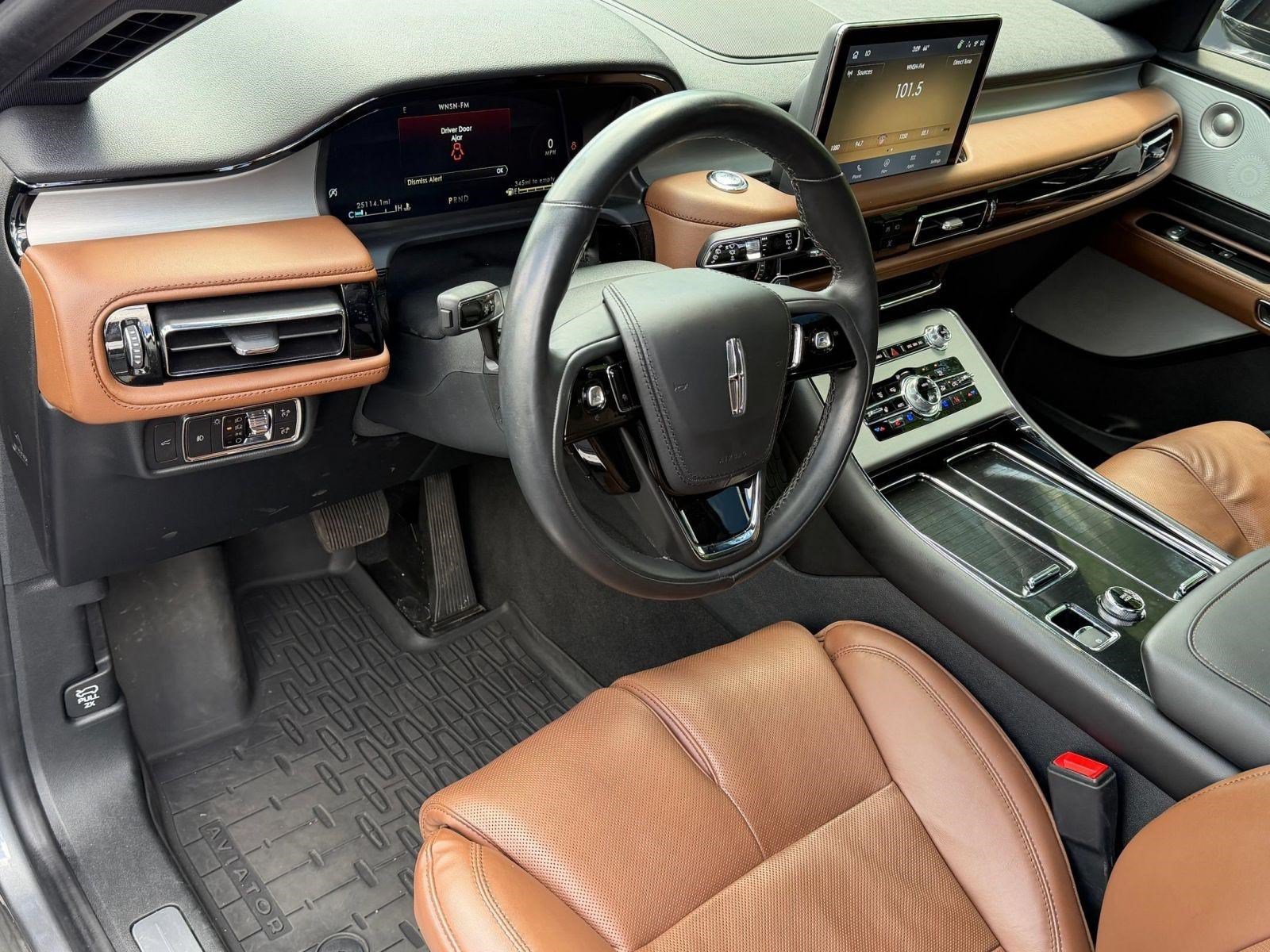 Used 2023 Lincoln Aviator Reserve w/ Equipment Group 201A AWD/4WD image 4