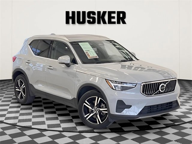 Used 2024 Volvo XC40 B5 Core