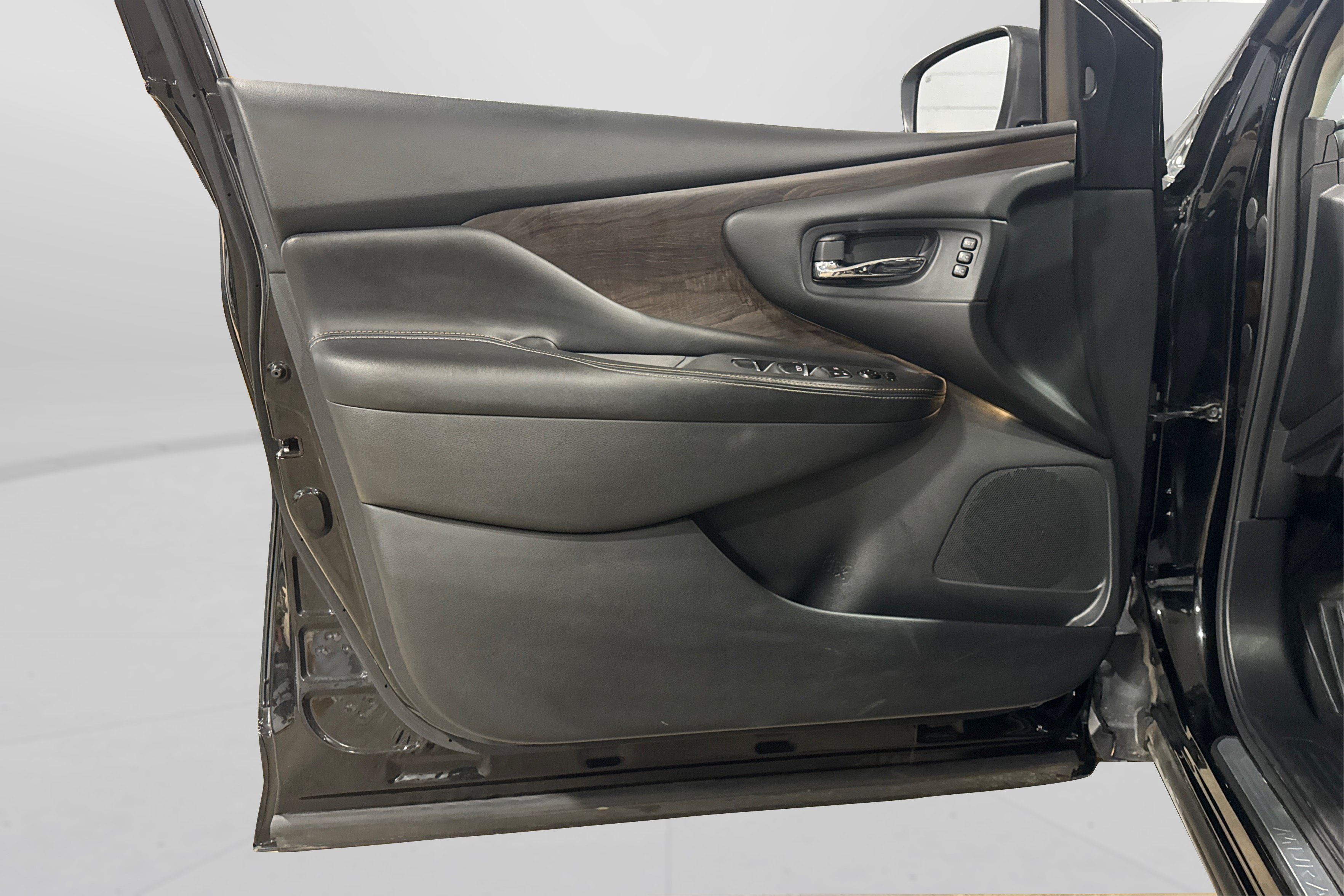 Used 2023 Nissan Murano SL AWD/4WD image 15