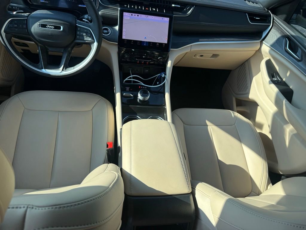 Certified 2024 Jeep Grand Cherokee Limited AWD/4WD image 39