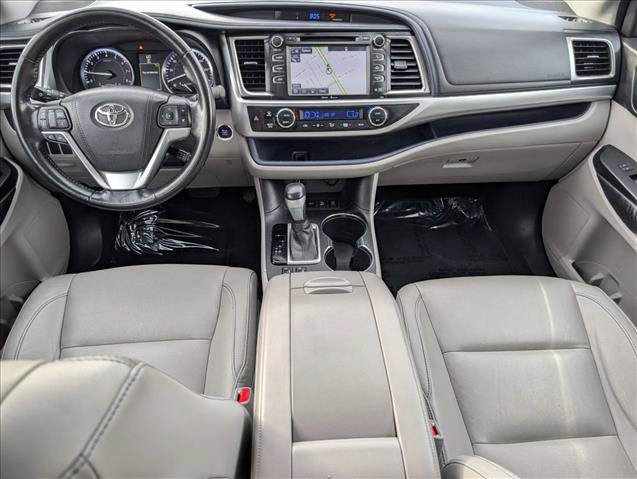 Used 2015 Toyota Highlander XLE AWD/4WD image 17