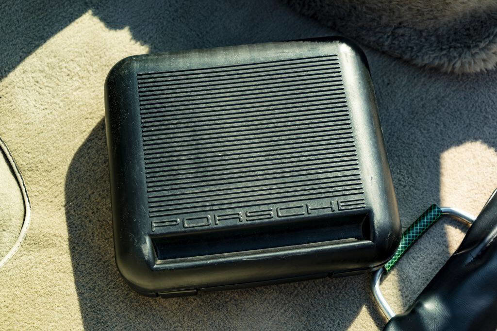 Used 1986 Porsche 944 Turbo image 93