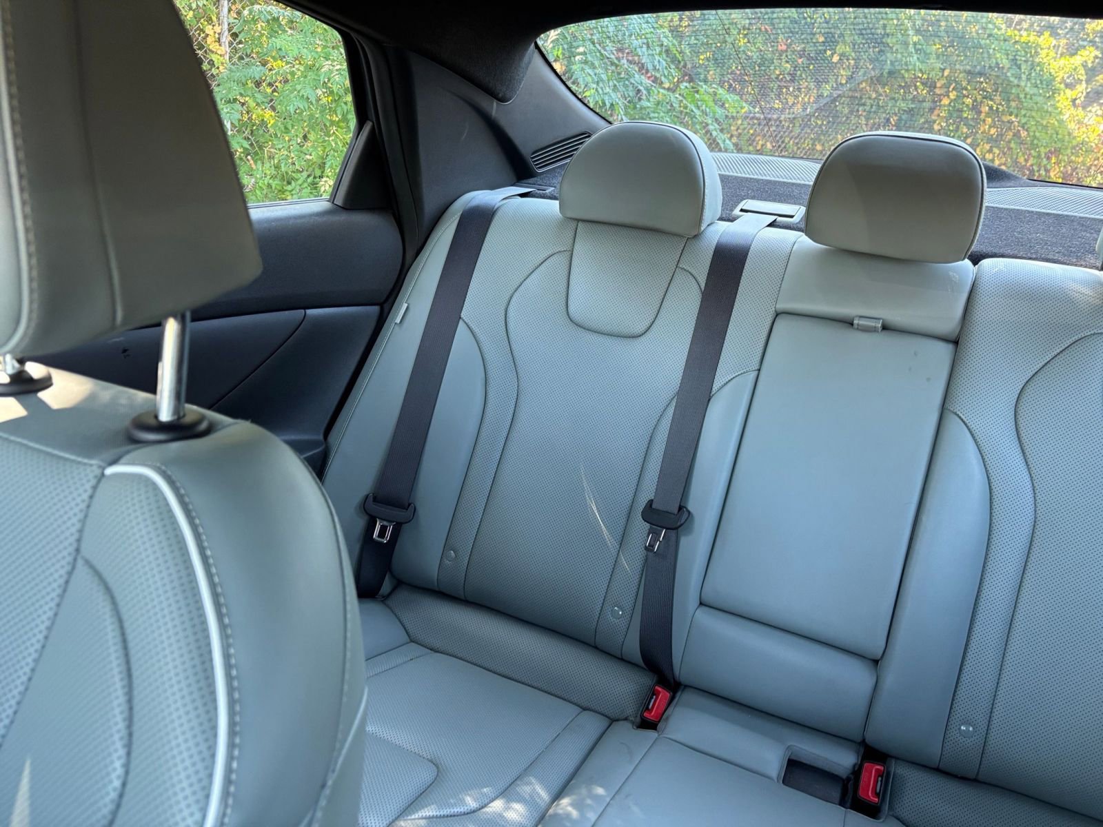 Used 2025 Hyundai Elantra Limited image 40