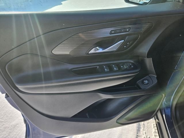 Used 2022 GMC Terrain SLT w/ LPO, Floor Liner Package image 21