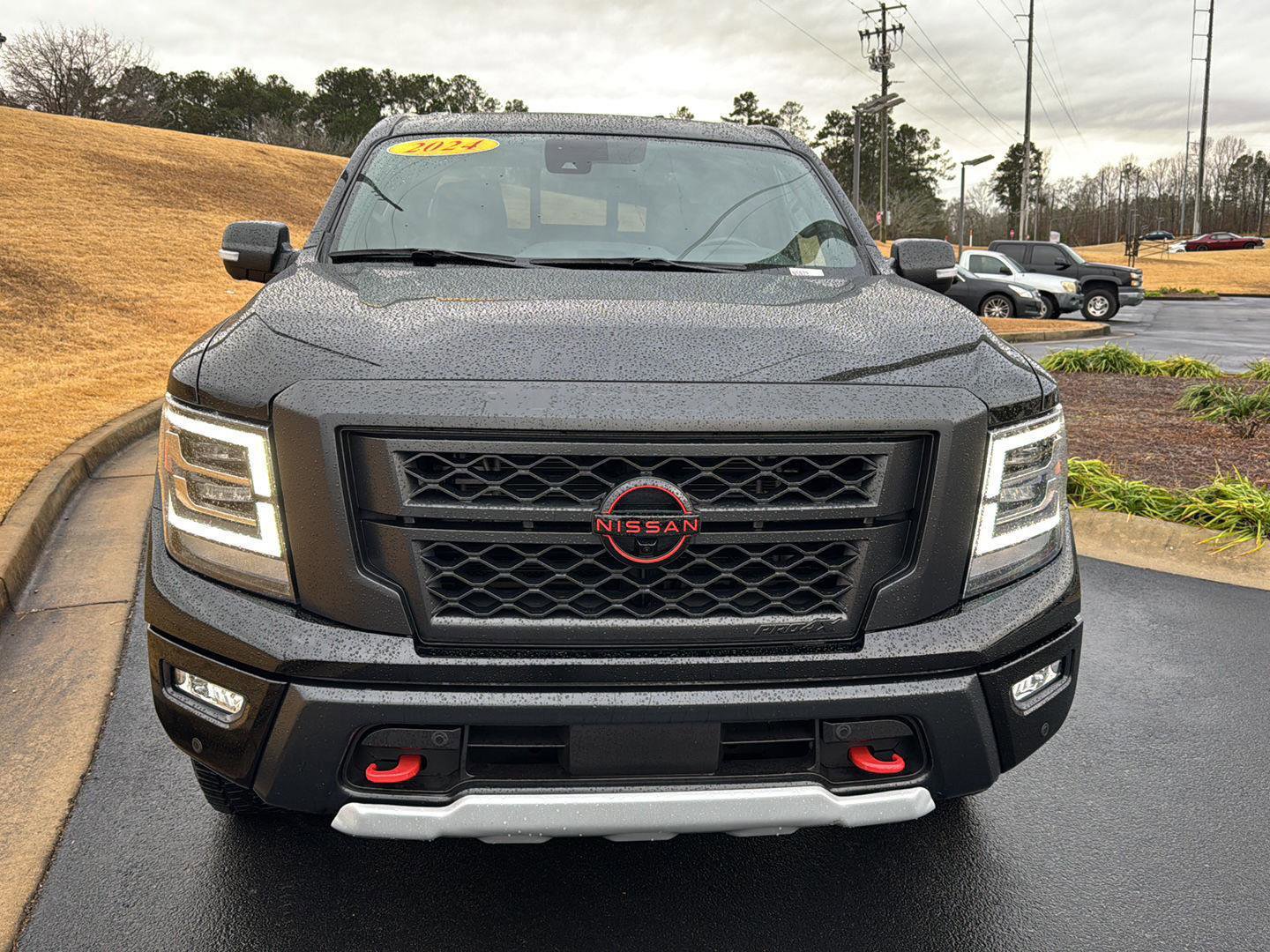 Used 2024 Nissan Titan PRO-4X w/ Pro-4x Convenience Package image 7