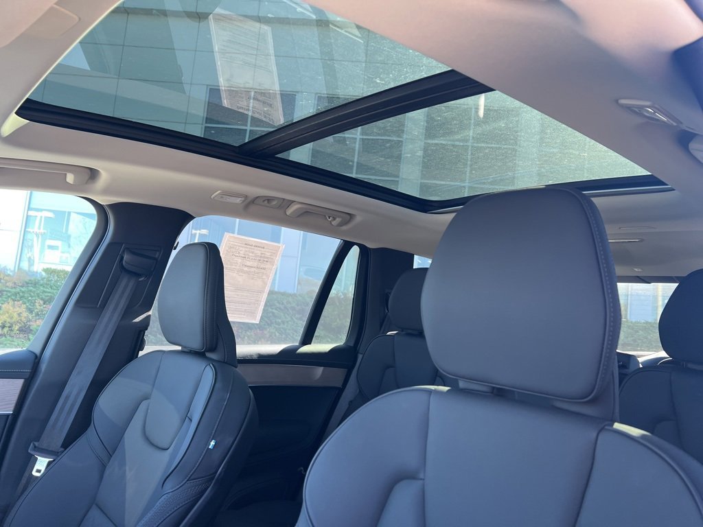 Certified 2025 Volvo XC90 B5 Plus image 15