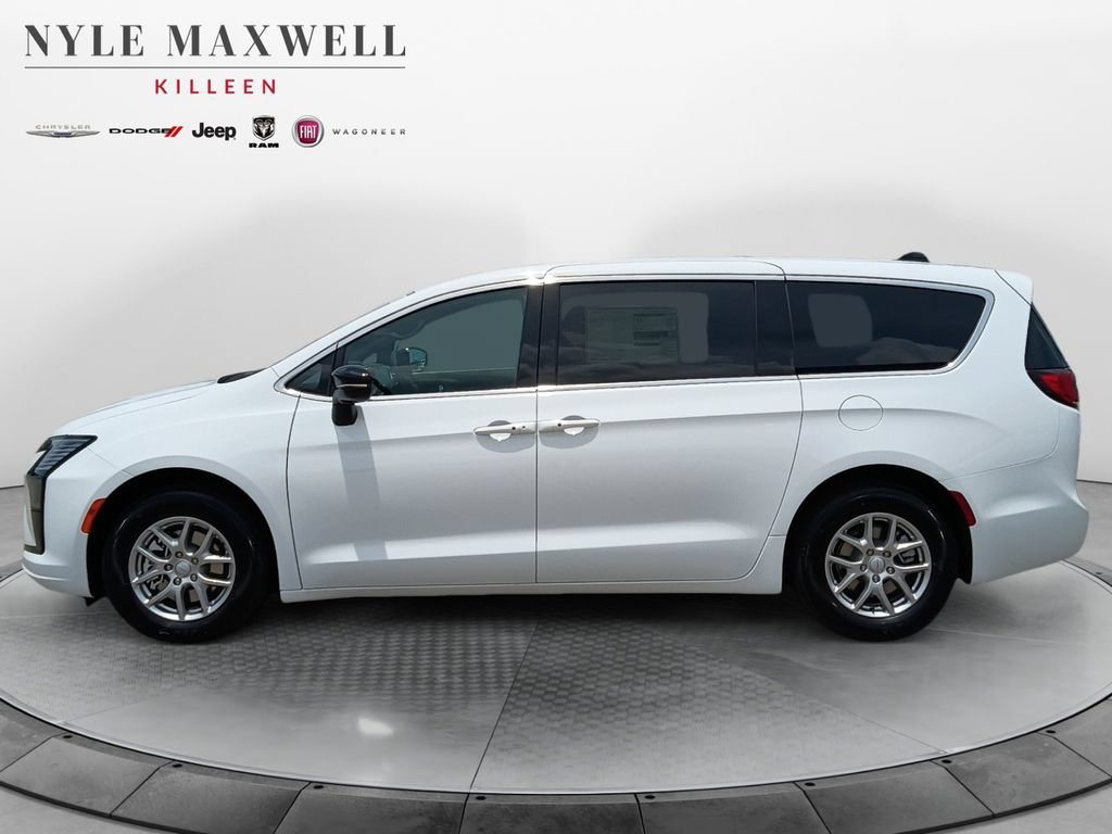 New 2027 Chrysler Pacifica Select FWD image 13