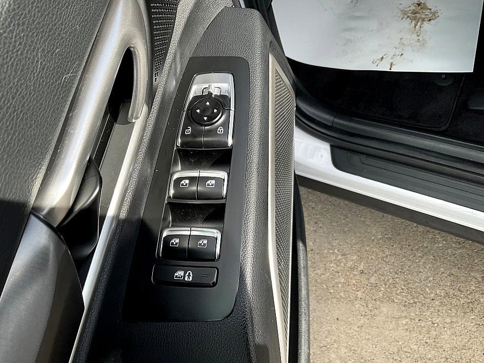 Used 2023 Kia Telluride LX image 11