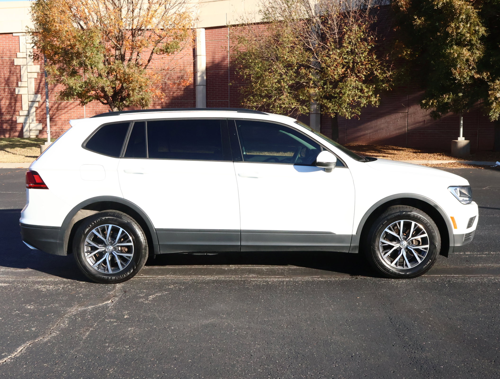 Used 2021 Volkswagen Tiguan S image 28